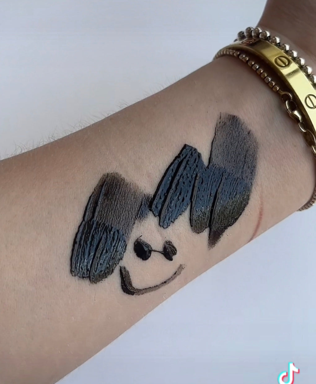 Black Velvet Gloss 🖤 (Mixed Berry)